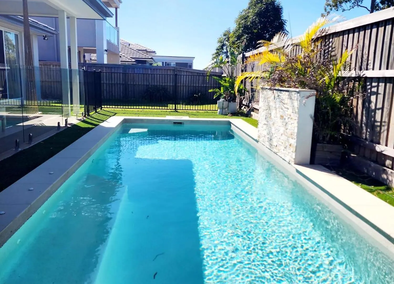 Modern Luxe Retreat Brisbane Apartment Doolandella Homestay