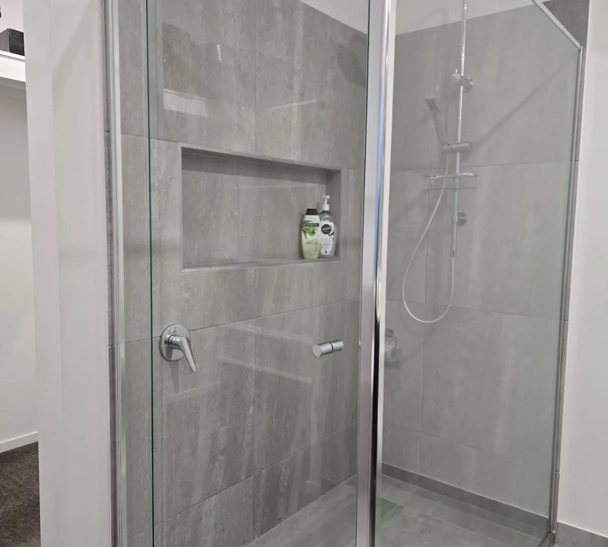 Modern Luxe Retreat Brisbane Apartment Doolandella