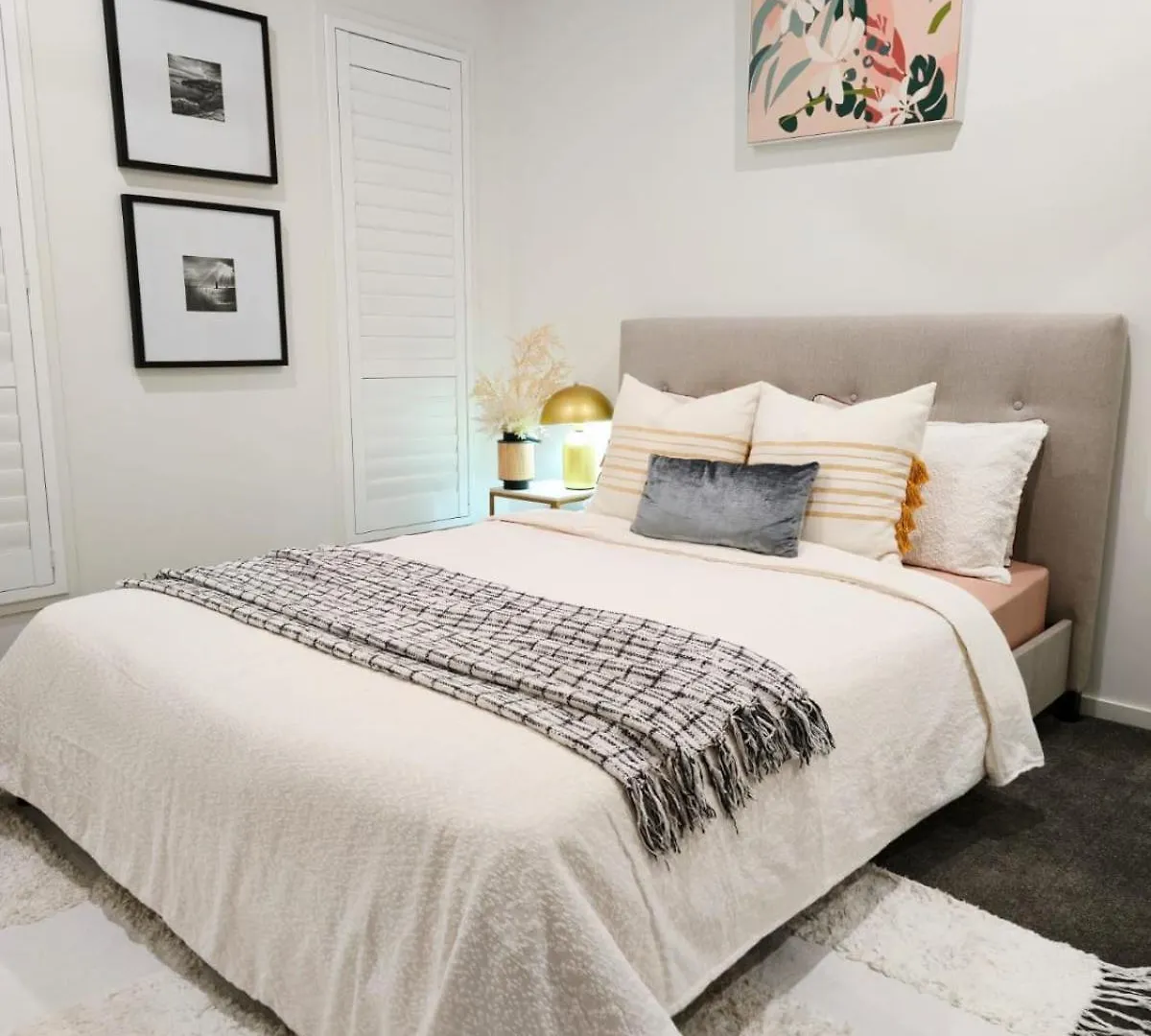 Modern Luxe Retreat Brisbane Apartment Doolandella Australia