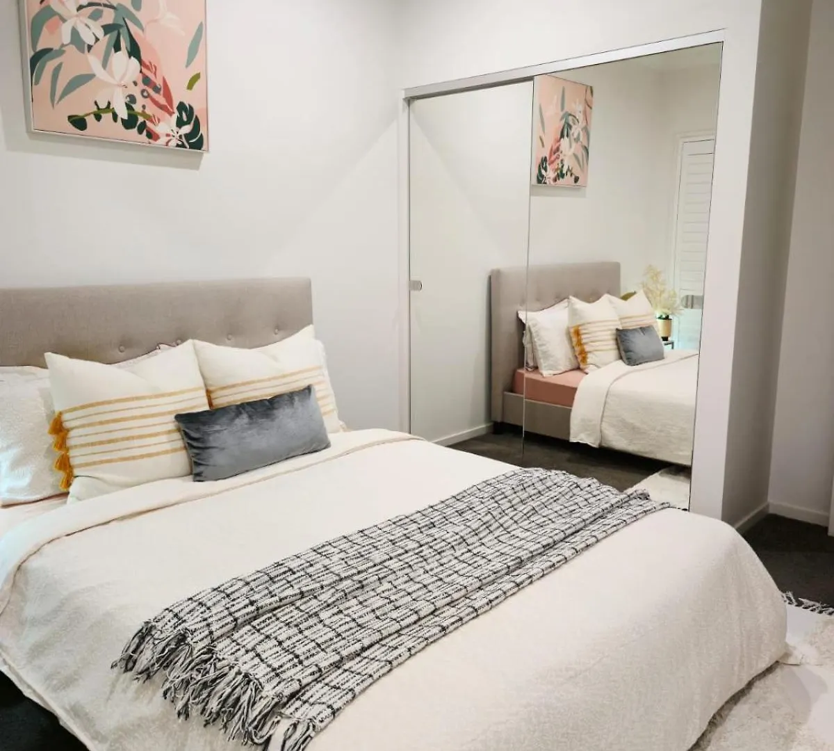 Modern Luxe Retreat Brisbane Apartman Doolandella Homestay szállás